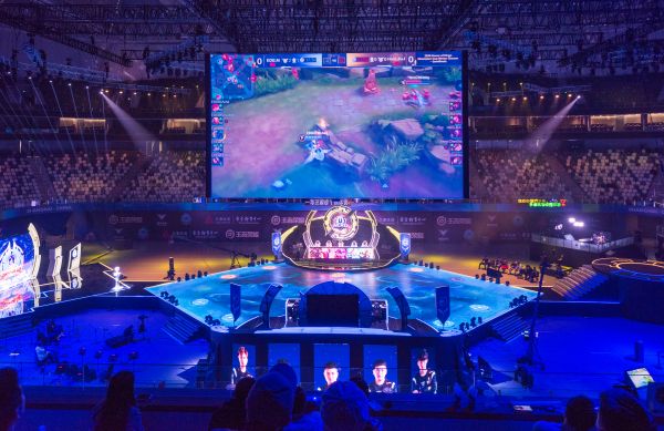 也因场地要 也因场地要